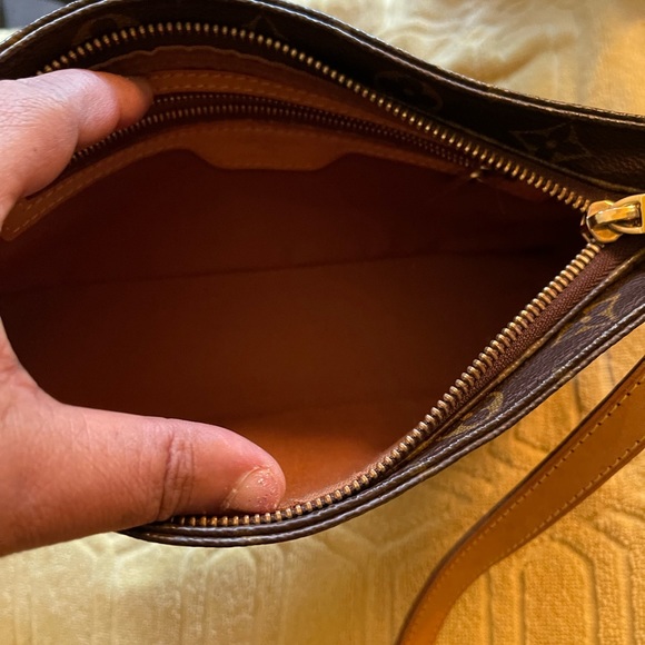 Authentic Vintage LV Trotter Crossbody - Picture 13 of 16